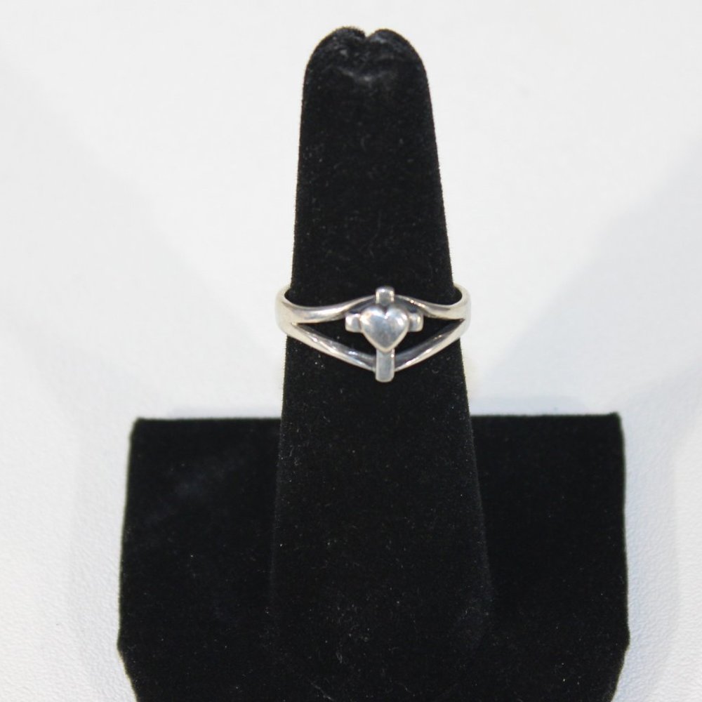 James Avery Retired Heart and Cross Ring - Picture 4 of 6